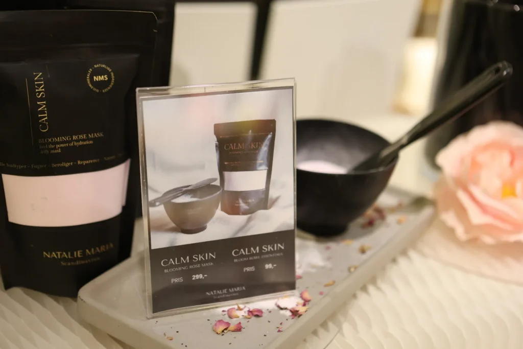 Calm Skin Blooming Rose Mask og plejeprodukter hos Namiso i Shoppen Aalborg.