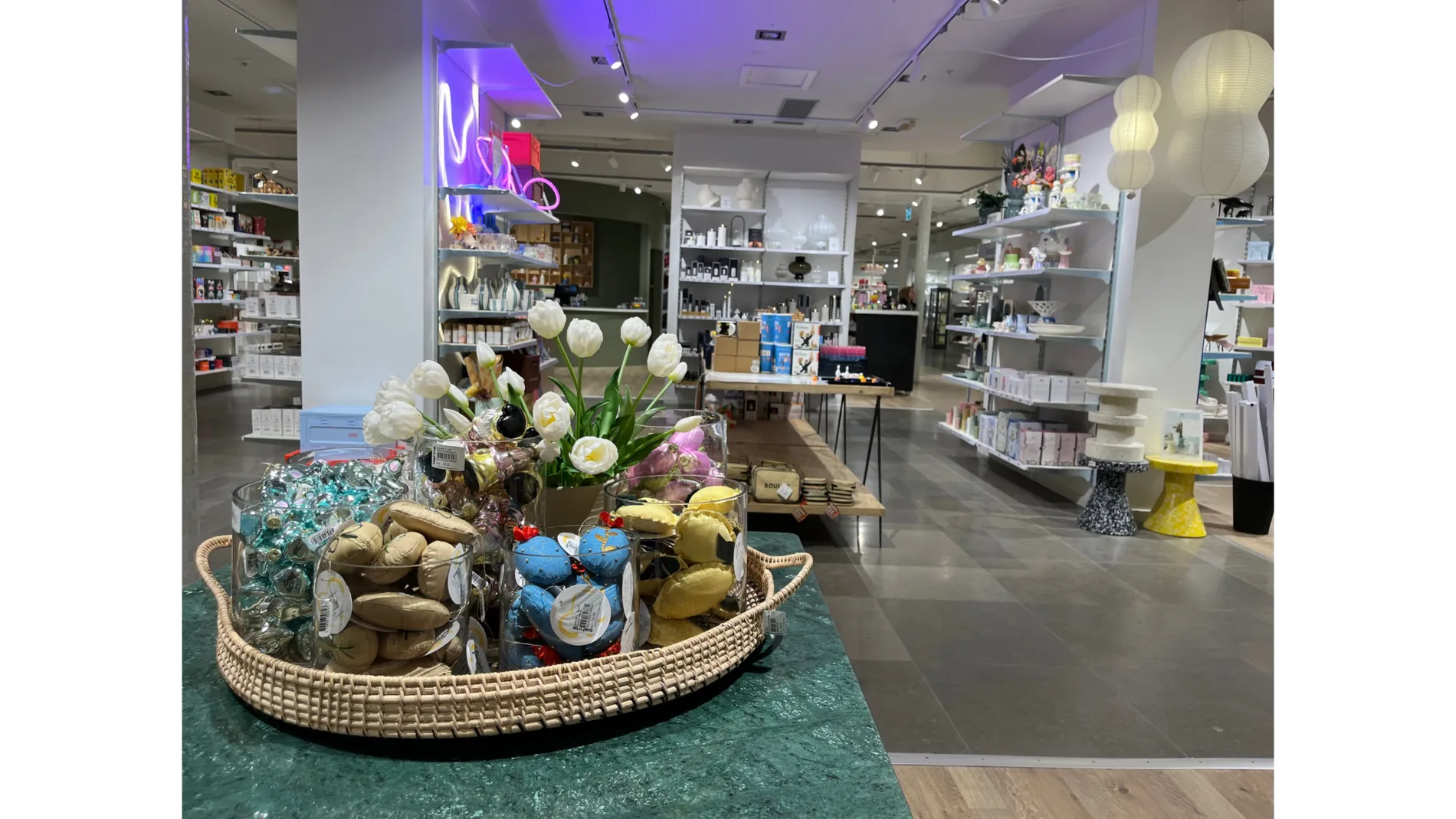 Interiør og boligudstyr i Bahne butikken i Shoppen Aalborg med fokus på moderne design.