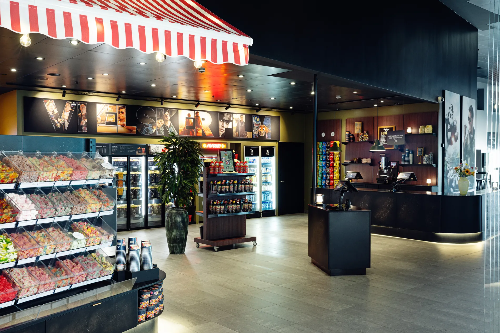 Foyer, kiosk og kaffe i Nordisk Film Biografer Aalborg City Syd