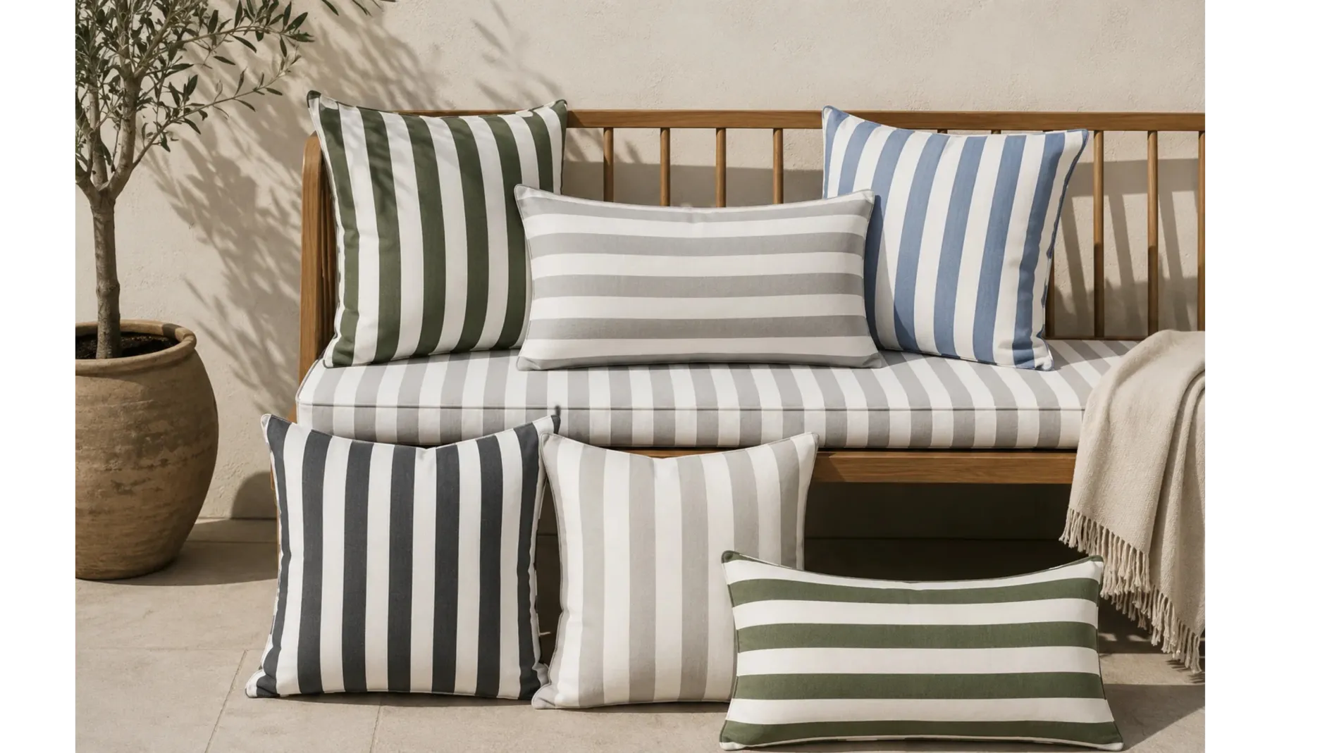Upcycled stribede puder fra A New Story